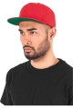 casquette rouge et verte